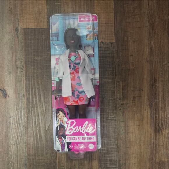 Barbie Bundle of 1 Livestock Vet lamb Playset Blonde 1 Doctor Curvy Brunette NWT - Picture 3 of 8